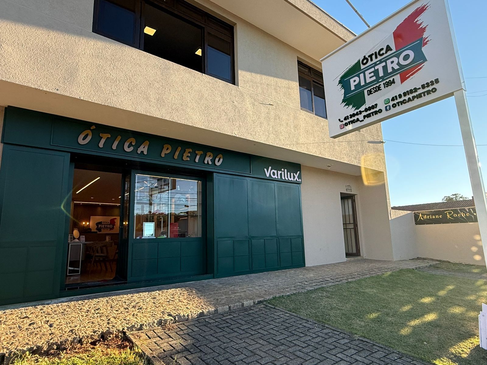 Fachada da Ótica Pietro em Santa Felicidade, Curitiba